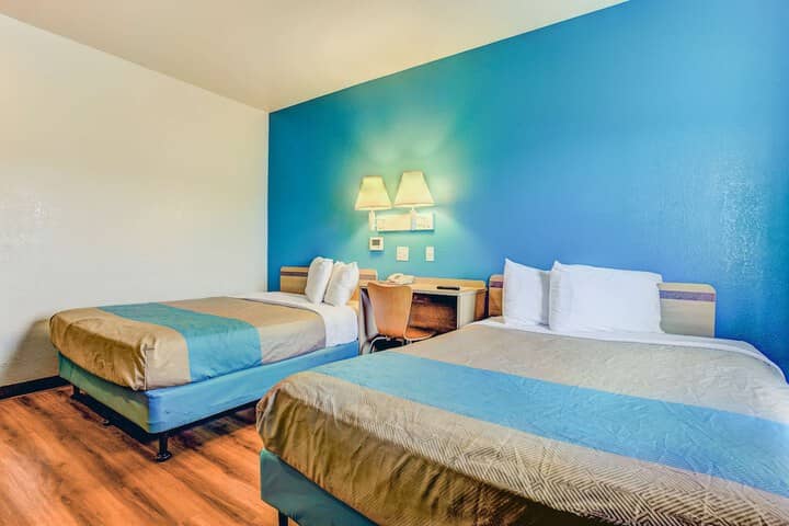 Room 11 of 27