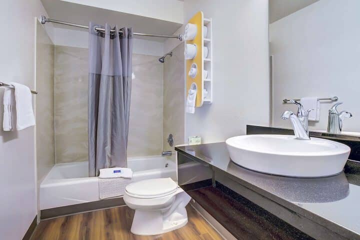 Room 15 of 27